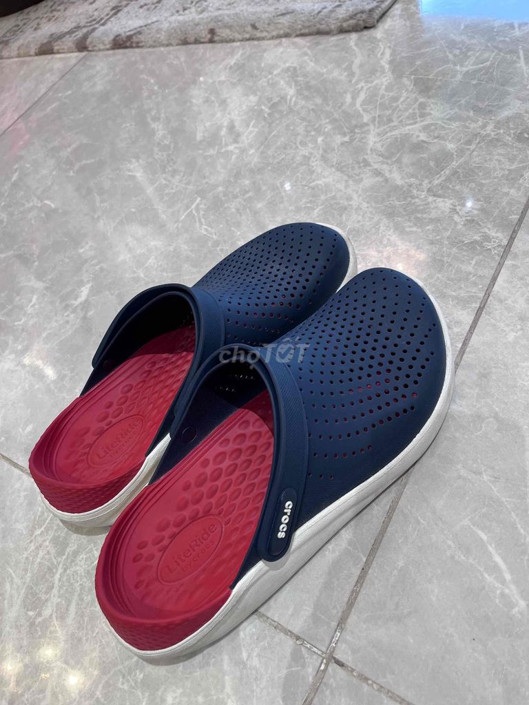 Giày Clog Crocs InMotion Xanh Navy M-9. Mua bán Giày dép tại Quận 7 Tp Hồ Chí Minh được đăng bởi Đình Bảo hình 1