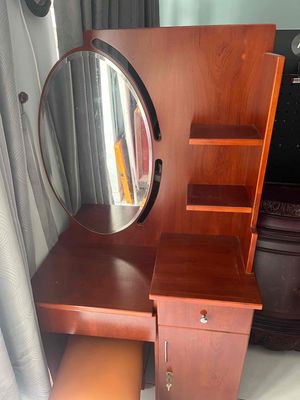 Bàn trang điểm gỗ tốt. Mua bán Tủ, kệ gia đình tại Quận Tân Phú Tp Hồ Chí Minh được đăng bởi Nguyễn Hồ Nhã Nam