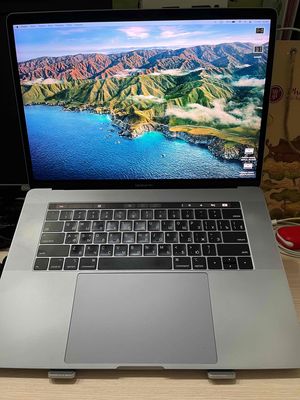 Macbook Pro 15 inch 2019 16GB 256GB