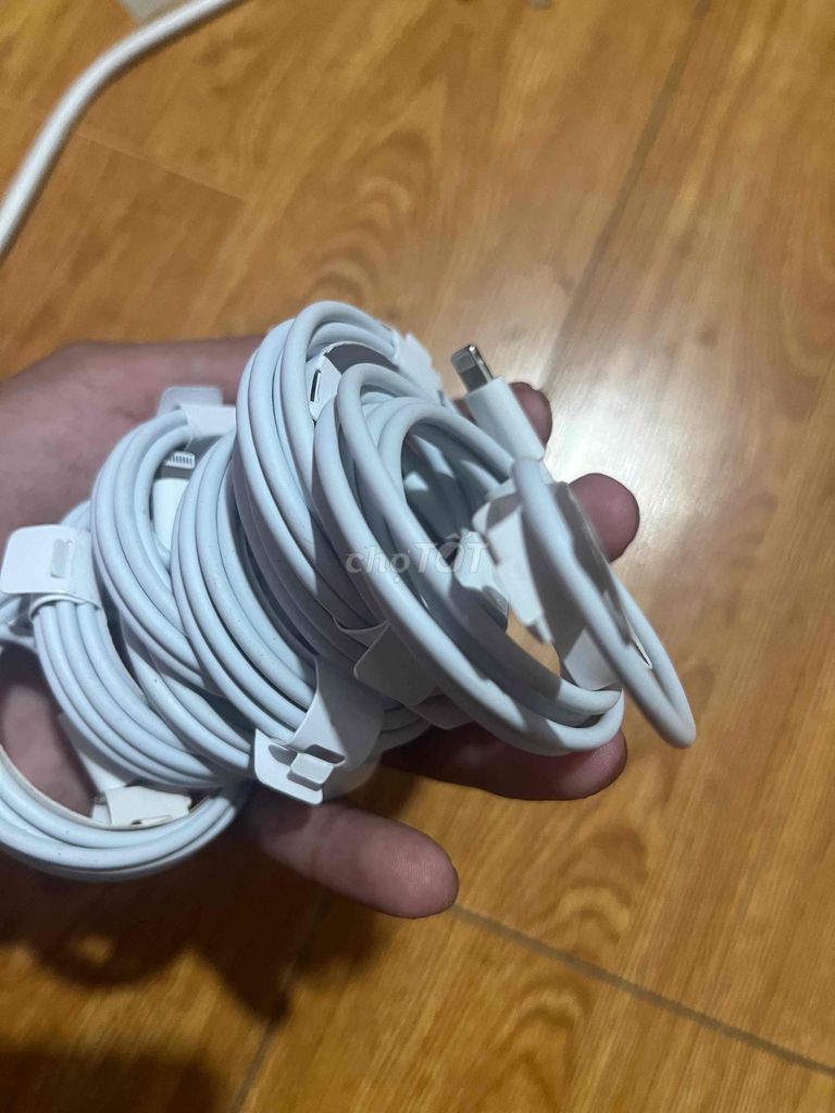 Cáp sạc Apple Lightning Trắng. Mua bán Phụ kiện (Màn hình, Chuột...) tại Thị xã Mỹ Hào Hưng Yên được đăng bởi Tran Minh hình 1