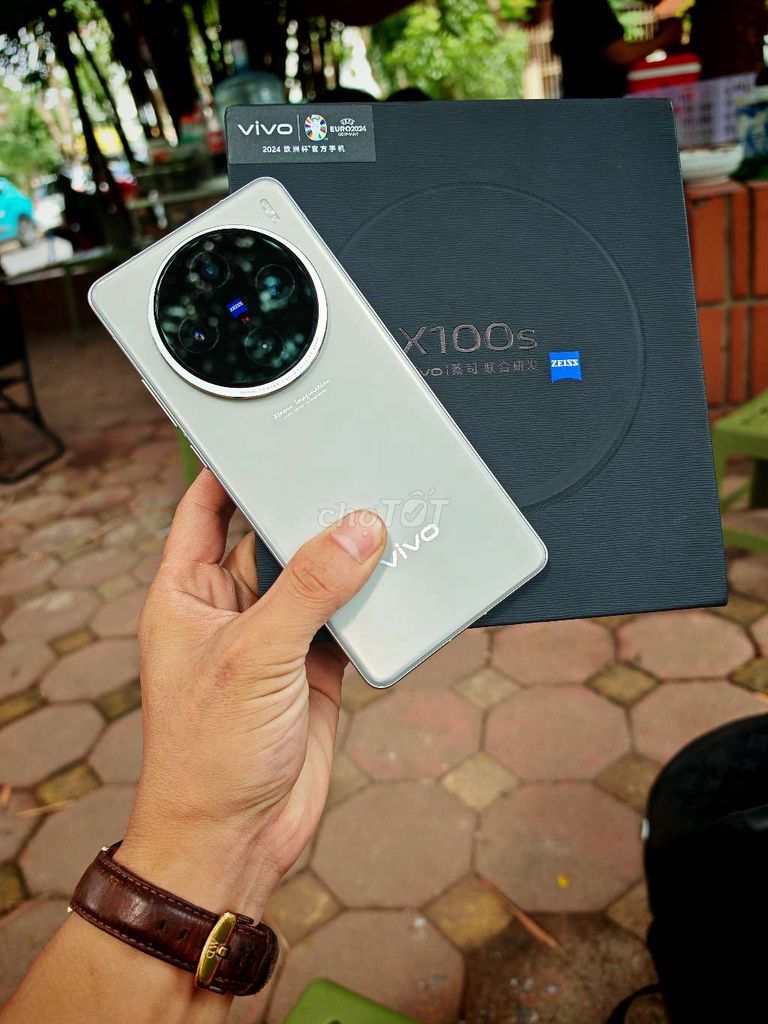 Vivo X100s 12/256 Fulboxx màu titan  siêu đẹp