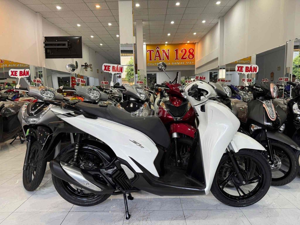 SH 2022 - Odo 7 Ngàn - Vỏ Zin Dày Cui. BS 68. Mua bán Xe máy tại Thành phố Rạch Giá Kiên Giang được đăng bởi XE MÁY CŨ TÂN 128 hình 1