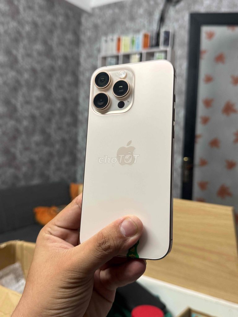 iPhone 16 Promax 256GB Sa Mạc pin rin chuẩn 100%. Mua bán Điện thoại tại Quận Liên Chiểu Đà Nẵng được đăng bởi Tin Store hình 1