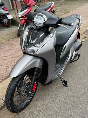 Honda SH Mode 2025 ABS Bạc 4000 km. Mua bán Xe máy tại Thành phố Buôn Ma Thuột Đắk Lắk được đăng bởi Ngô quốc Việt 