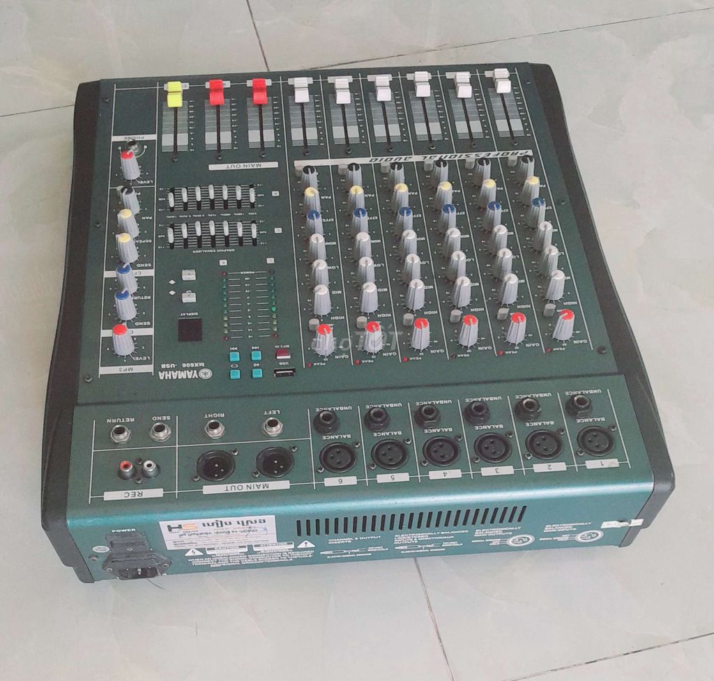 Mixer yamaha đẹp keng