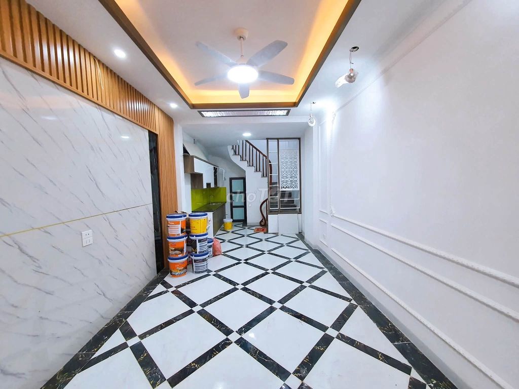 Продажа дома в Фыонгкань, 35 кв.м, 5 этажей, машина у ворот