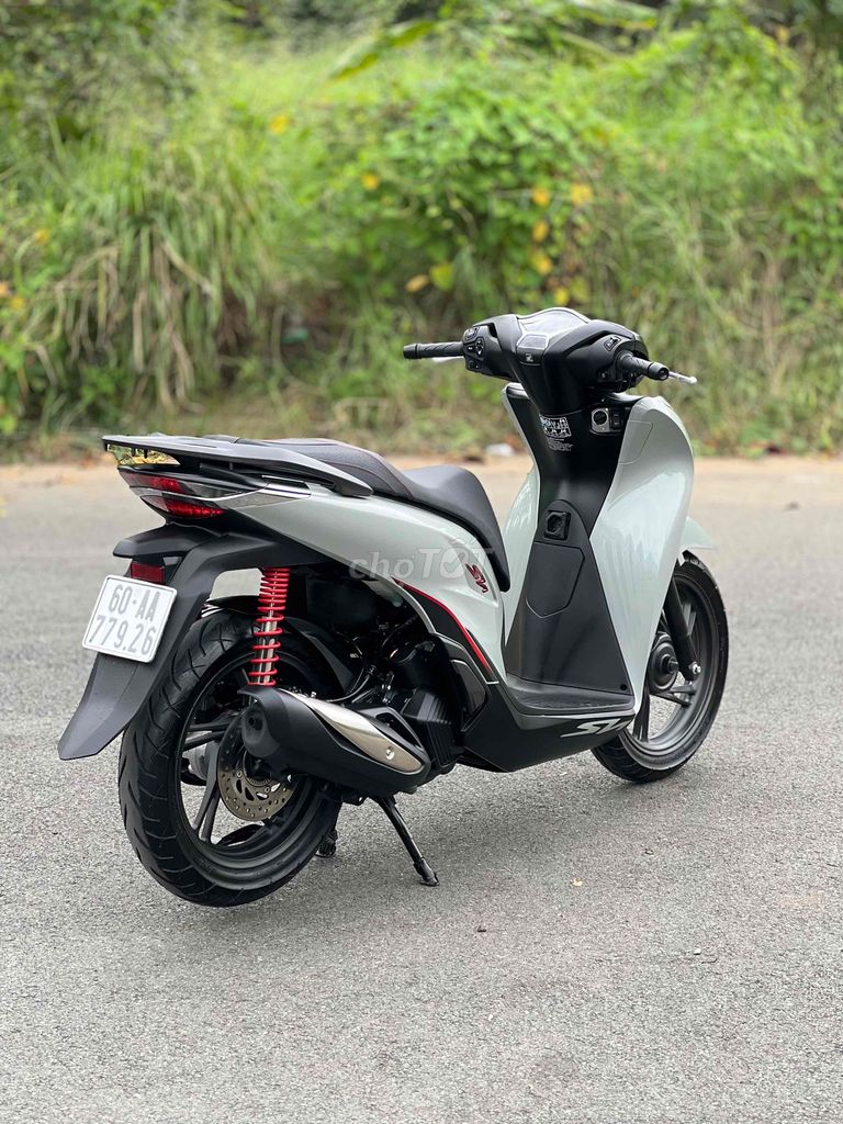 Honda SHVN 125 ABS 9/2025 Xám Xi Măng Odo 800km🎉🎉🎉. Mua bán Xe máy tại Thành phố Biên Hòa Đồng Nai được đăng bởi Xe Máy Phát Đồng hình 3