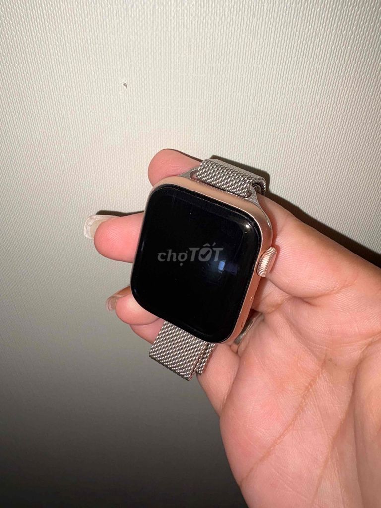 Apple Watch S5 GPS 40mm. Mua bán Thiết bị đeo thông minh tại Huyện Châu Thành Bến Tre được đăng bởi Thanh Nhi hình 1