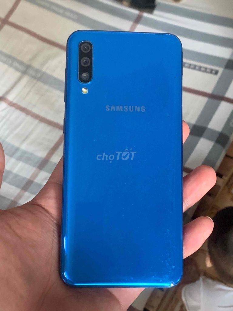 Samsung Galaxy A50 ram 4/64GB. Mua bán Điện thoại tại Quận Hoàng Mai Hà Nội được đăng bởi Phạm Như Tiến hình 1