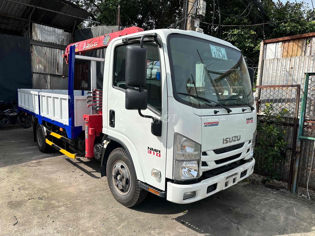 Xe cẩu ISUZU NMR Nhập cẩu Unic V260, 3 khúc - Lướt