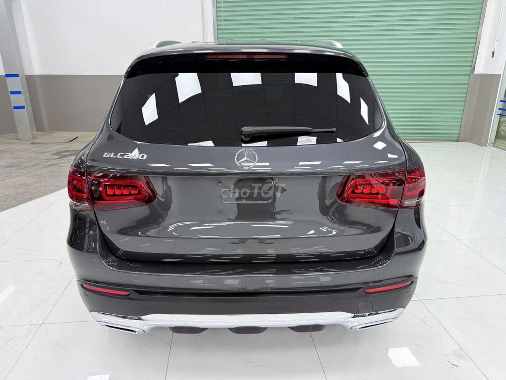 Mercedes-Benz GLC 200 2021, серый, 65 000 км
