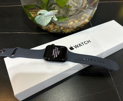 Apple Watch SE-2 44mm Đen VN/A mua thág2 ở Viettel