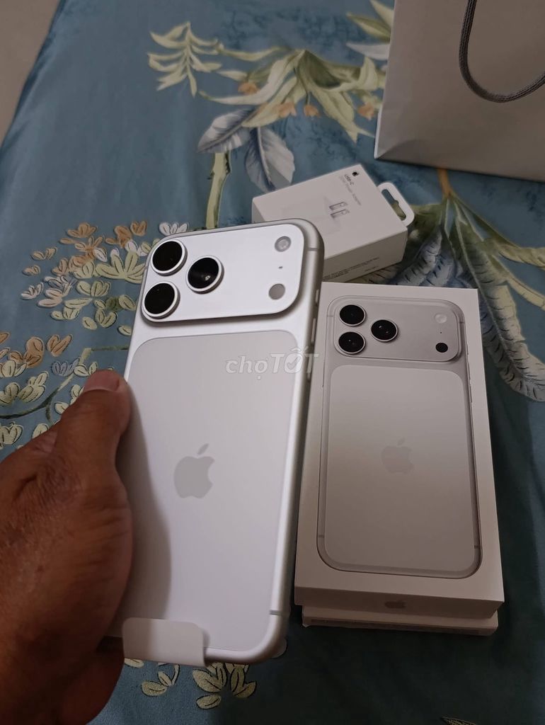 Apple iPhone 17 Pro Max Bạc Đã sử dụng. Mua bán Điện thoại tại Quận 8 Tp Hồ Chí Minh được đăng bởi Đình thi  hình 1