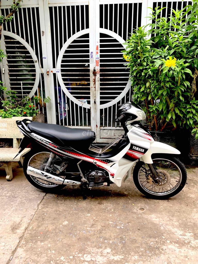 Yamaha Jupiter 2011 белый, отличное состояние, двигатель очень тихий и мощный