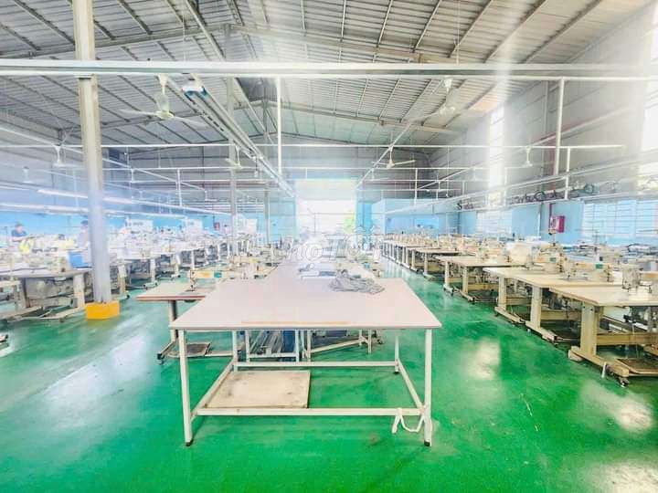 Cho thuê xưởng 2300m2 tpk ,có trạm điện 3pha, nhà ở chuyên gia