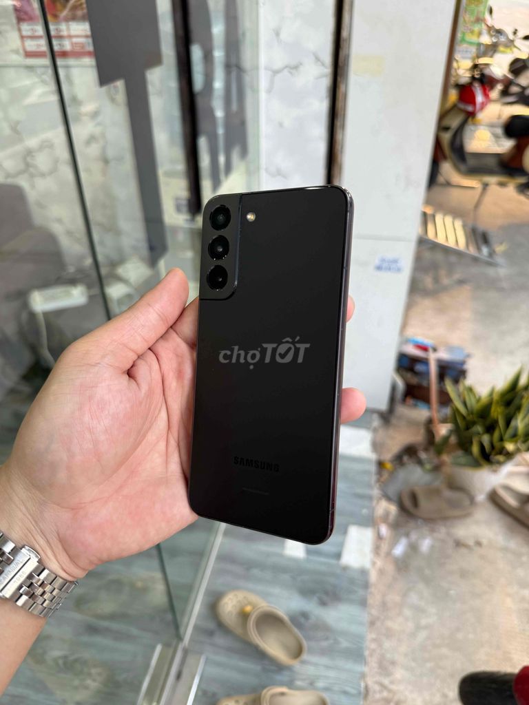 Samsung S22 Plus 128GB Đen 98%. Mua bán Điện thoại tại Thành phố Thuận An Bình Dương được đăng bởi Trương Tấn Lộc hình 1