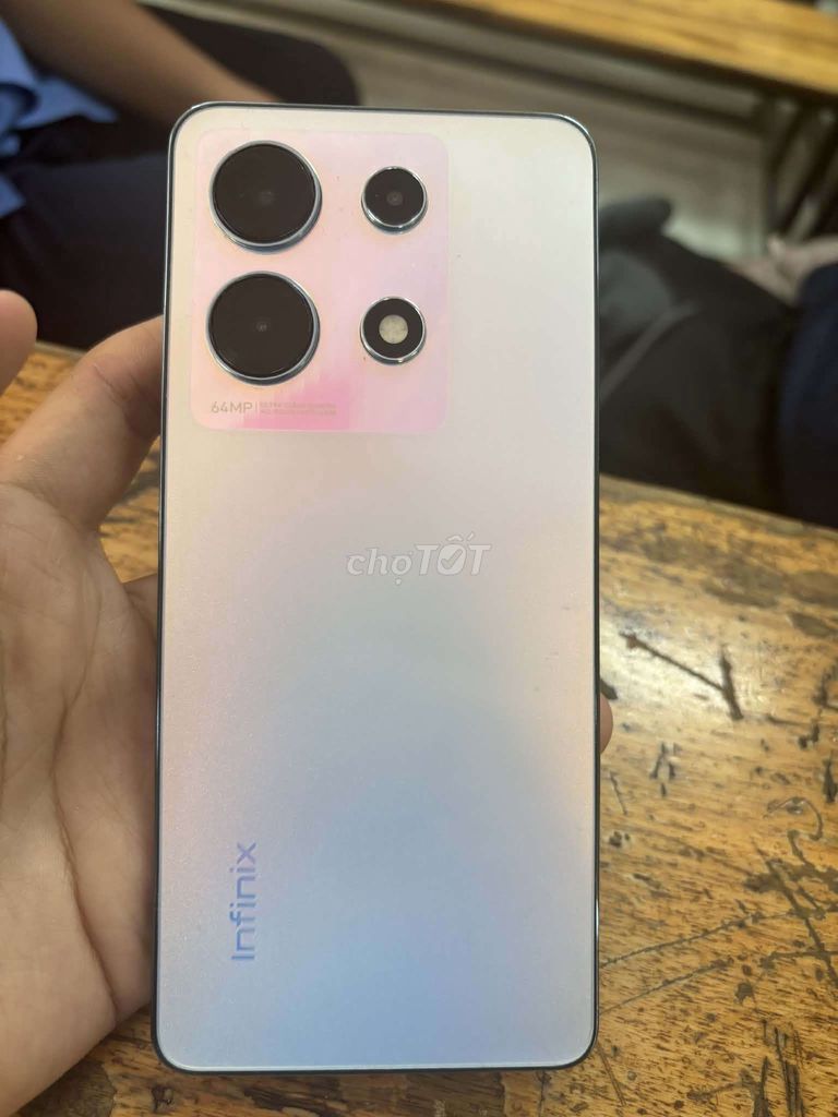 Infinix Hot 30 16GB/256GB Trắng. Mua bán Điện thoại tại Quận 8 Tp Hồ Chí Minh được đăng bởi Phúc Trần hình 1