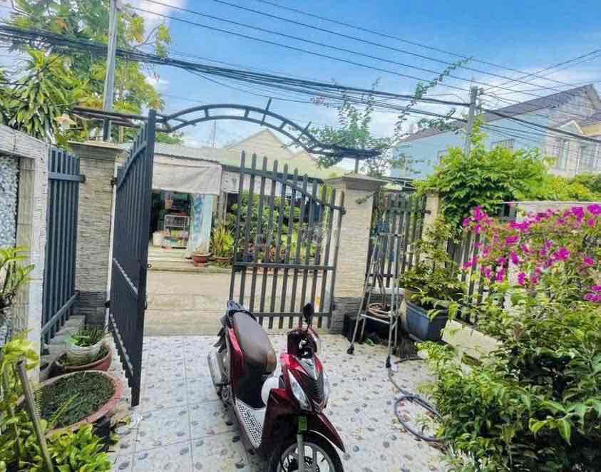 Срочная распродажа дома Hưng Long Quy Đức, Хошимин