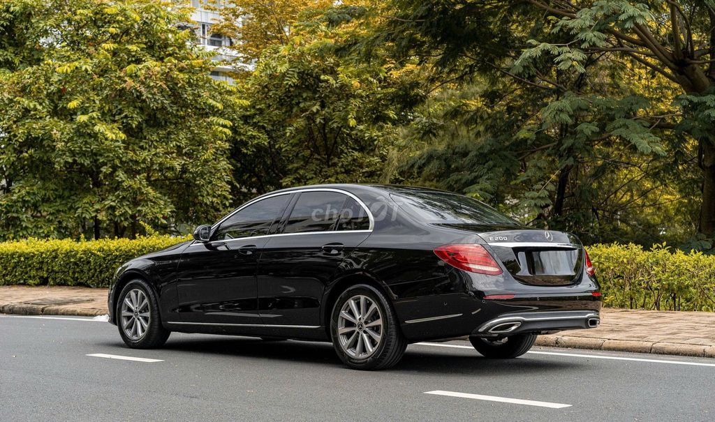Bán Mẹc E200 Model 2019 đẳng cấp doanh nhân. Mua bán Ô tô tại Quận 7 Tp Hồ Chí Minh được đăng bởi tuấn anh hình 3