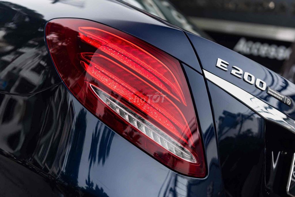 LONG ANH AUTO về Mercedes E200 sx2020 👍. Mua bán Ô tô tại Quận 7 Tp Hồ Chí Minh được đăng bởi LongAnh AuTo  hình 15