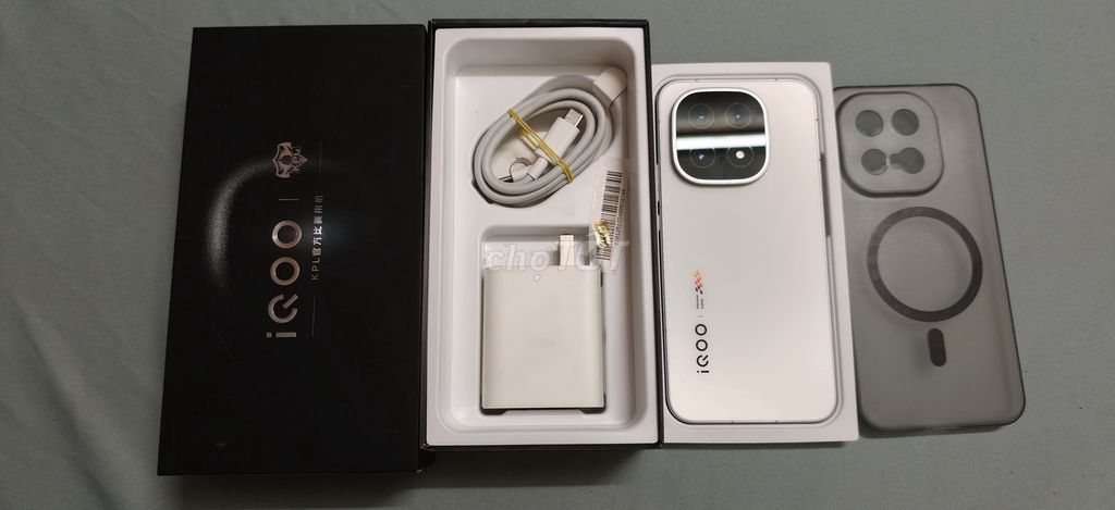 iQOO 15 Trắng 12GB/256GB. Mua bán Điện thoại tại Quận 7 Tp Hồ Chí Minh được đăng bởi võ văn vinh hình 1