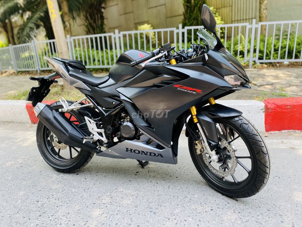 Honda CBR 150RR biển 29. lướt mới đẹp keng.pkl. Mua bán Xe máy tại Quận Cầu Giấy Hà Nội được đăng bởi Tong motor xe may hình 6