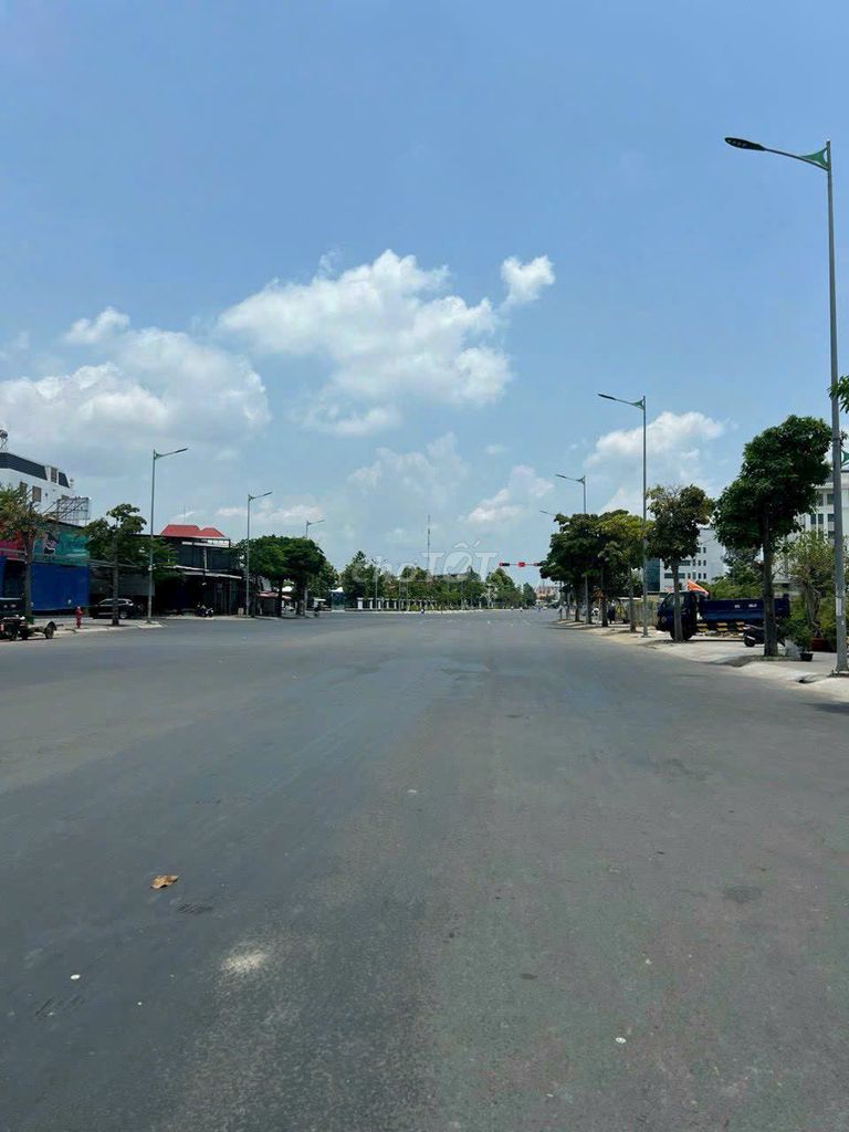 Bán 1 nền đối diện quán Ca Koi, Khu Golden City AG. Mua bán Đất tại Thành phố Long Xuyên An Giang được đăng bởi Loan hình 3