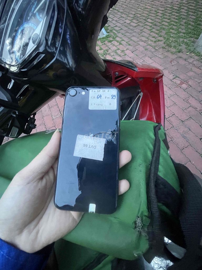 Apple iPhone SE 64GB Đen 87%. Mua bán Điện thoại tại Quận 7 Tp Hồ Chí Minh được đăng bởi Nguyen Van Son hình 1