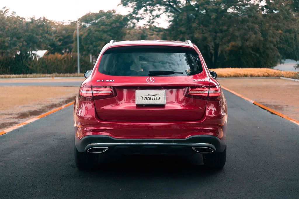 Mercedes Benz GLC 2019 300 - 68000 km. Mua bán Ô tô tại Quận 7 Tp Hồ Chí Minh được đăng bởi TrầnKimLA hình 4