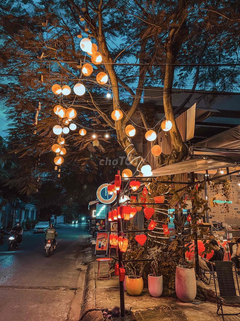 SANG NHƯỢNG QUÁN CAFE GÓC 2 MẶT TIỀN