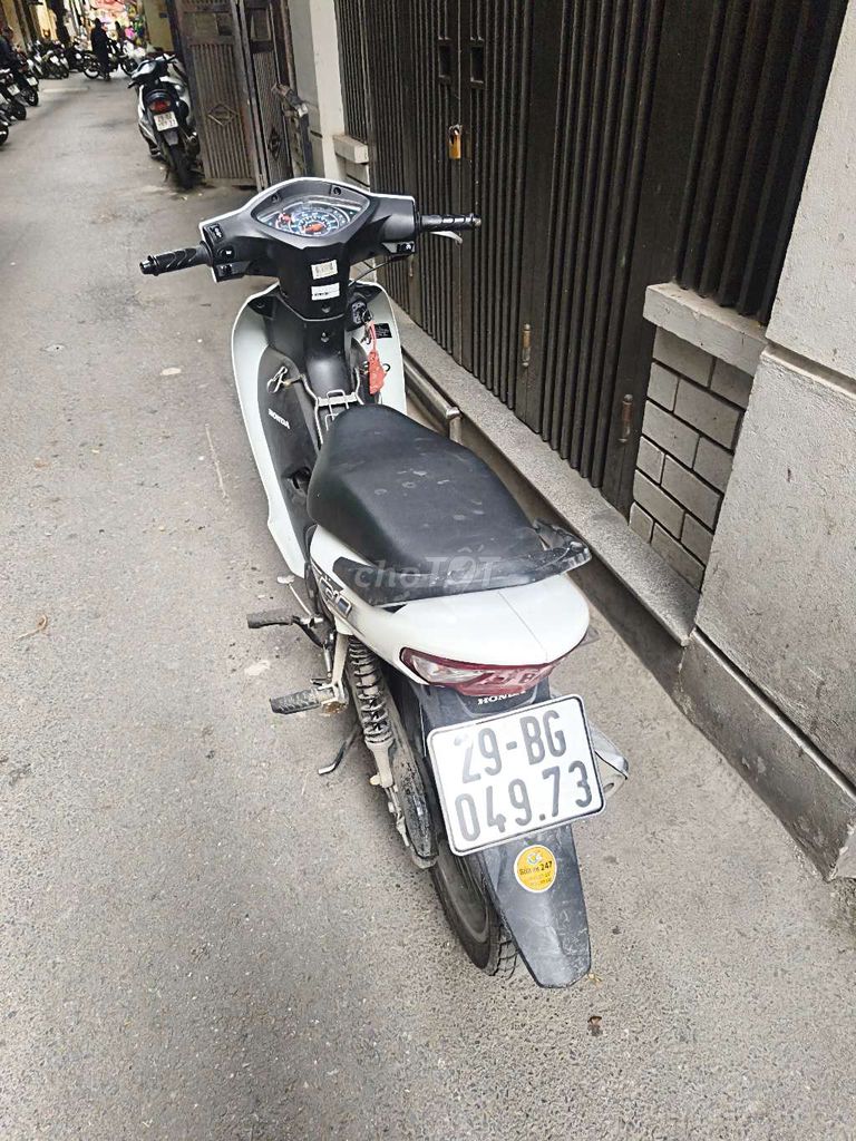 Honda Wave Trắng 16837 km. Mua bán Xe máy tại Quận Hai Bà Trưng Hà Nội được đăng bởi Phạm ngọc nam hình 3