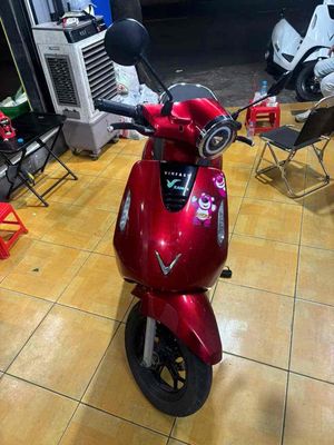 Evo200 2025 Đỏ luôn pin sạc 1k mới
