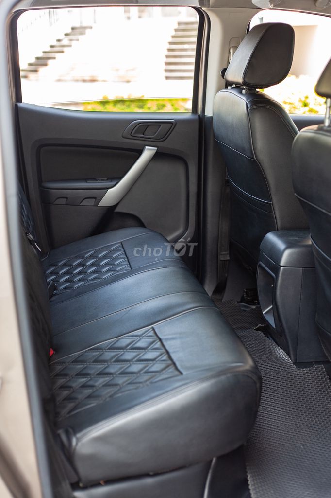 Ford Ranger XLS 4x2 AT 2022 Vàng cát 45000 km. Mua bán Ô tô tại Thành phố Thủ Đức Tp Hồ Chí Minh được đăng bởi H2T Auto hình 12