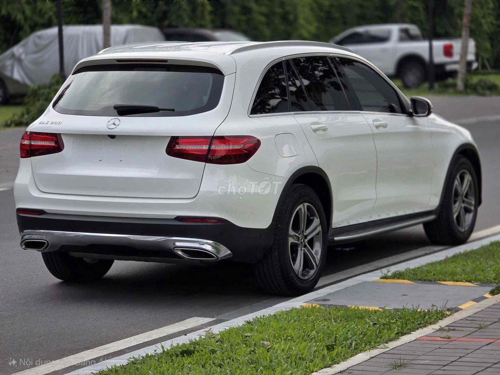 Mercedes Benz GLC 2019 200 - 74000 km. Mua bán Ô tô tại Quận Bình Tân Tp Hồ Chí Minh được đăng bởi Huỳnh Thiên Bảo hình 6