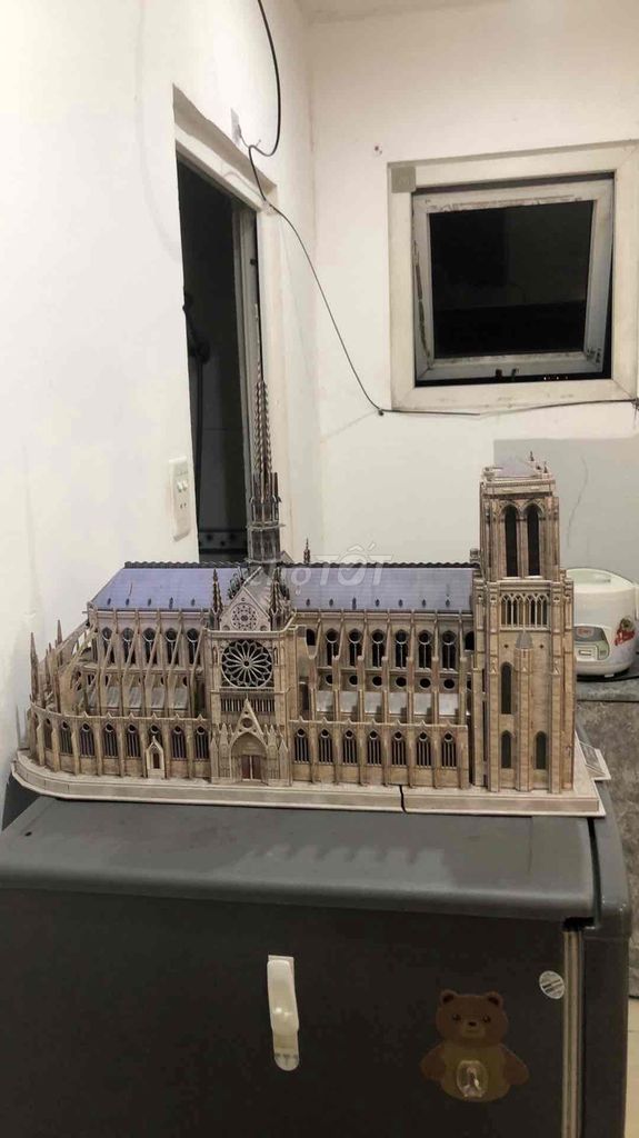 Mô hình nhà thờ Đức Bà Paris (Notre dame de Paris)