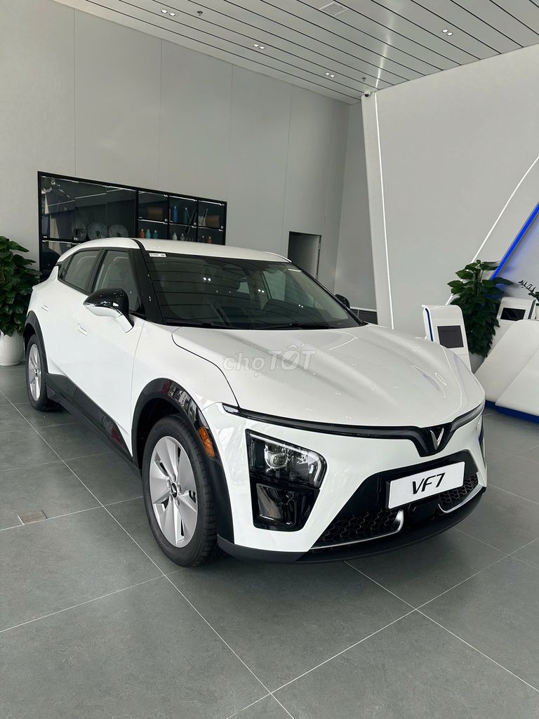 VinFast VF7 2025. Mua bán Ô tô tại Quận Hải Châu Đà Nẵng được đăng bởi Vinfast Đà Nẵng hình 5