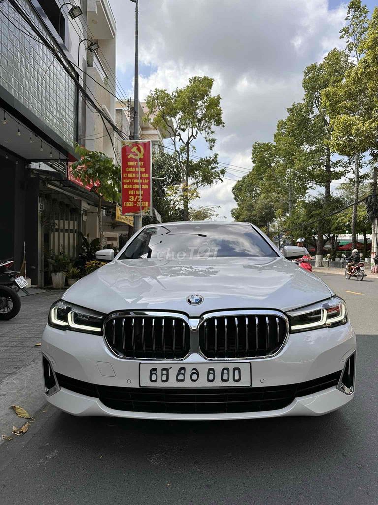 BMW 520i Luxury Line - 2021 - odo 39789 km