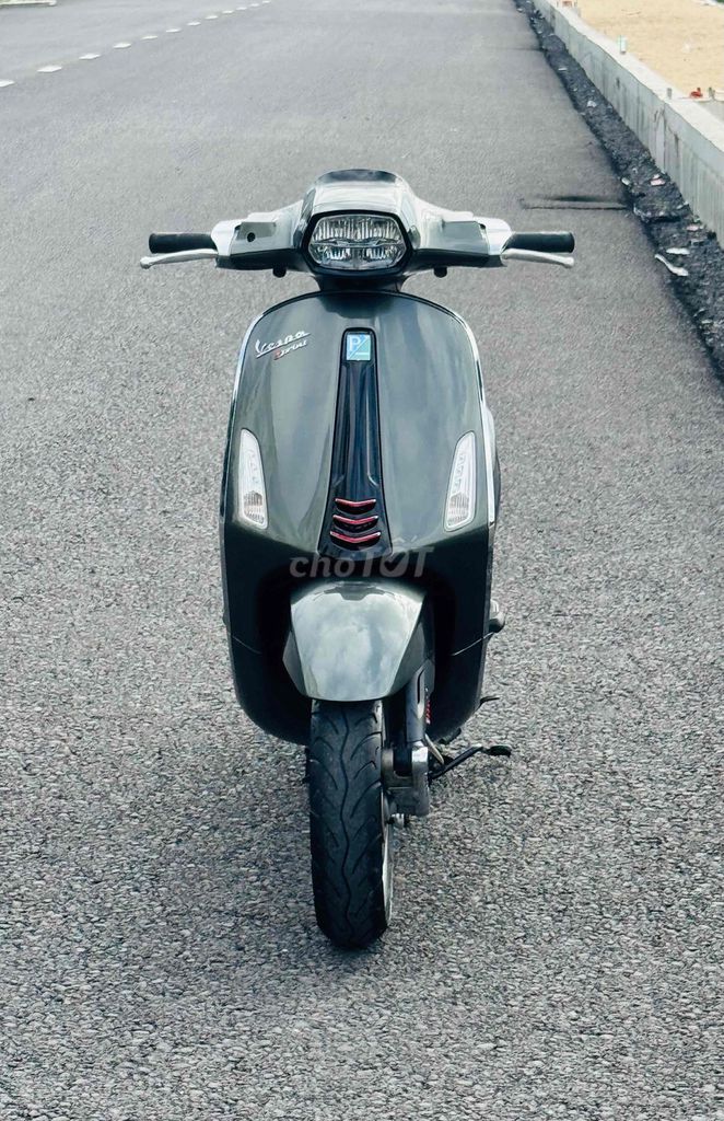 Piaggio Vespa Sprint Xám titan máy igen. Mua bán Xe máy tại Quận Gò Vấp Tp Hồ Chí Minh được đăng bởi CHXM 86 chuyên bán xe trả góp hình 12