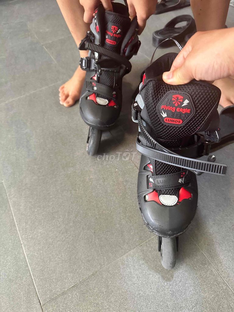 Giày trượt patin Flying Eagle LUMOS Đen đỏ mới mua. Mua bán Giày dép tại Quận 12 Tp Hồ Chí Minh được đăng bởi VŨ HUY TUNG hình 1