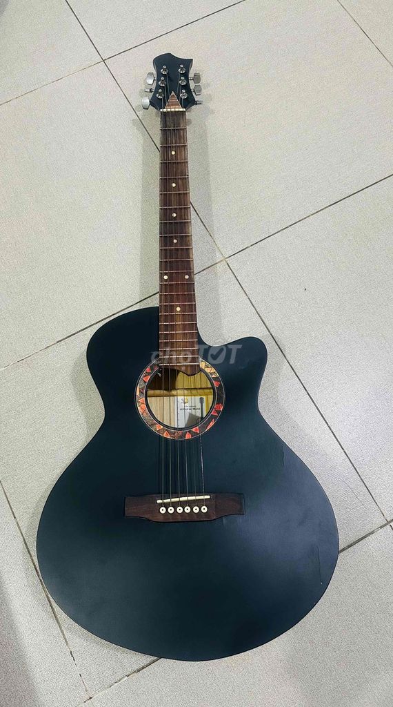 Đàn guitar màu Đen còn mới 90%. Mua bán Nhạc cụ tại Thành phố Long Xuyên An Giang được đăng bởi Ha Thảo hình 1