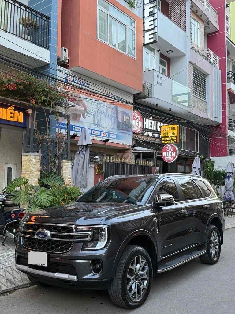 Ford Everest 2022 Titanium 2.0L 4x2 AT - 24000 km. Mua bán Ô tô tại Quận Nam Từ Liêm Hà Nội được đăng bởi Tên chưa cung cấp hình 1