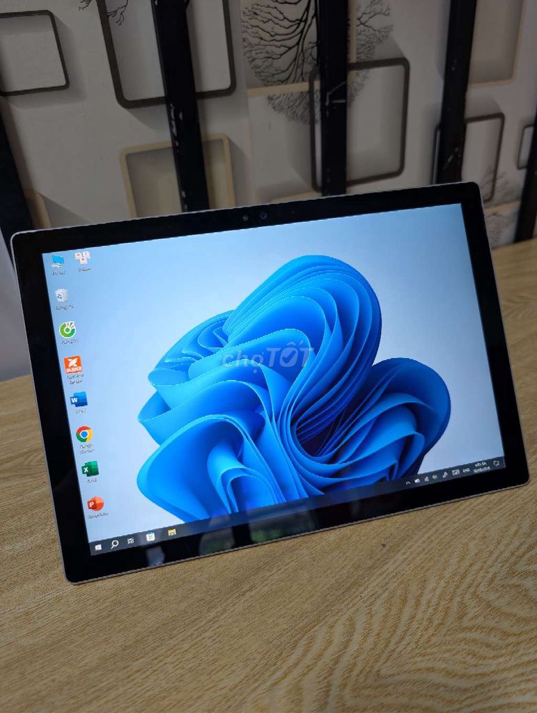 Microsoft Surface Pro 4 màn3k 8GB/256GB. Mua bán Máy tính bảng tại Huyện Long Thành Đồng Nai được đăng bởi laptop cũ giá rẻ hình 1