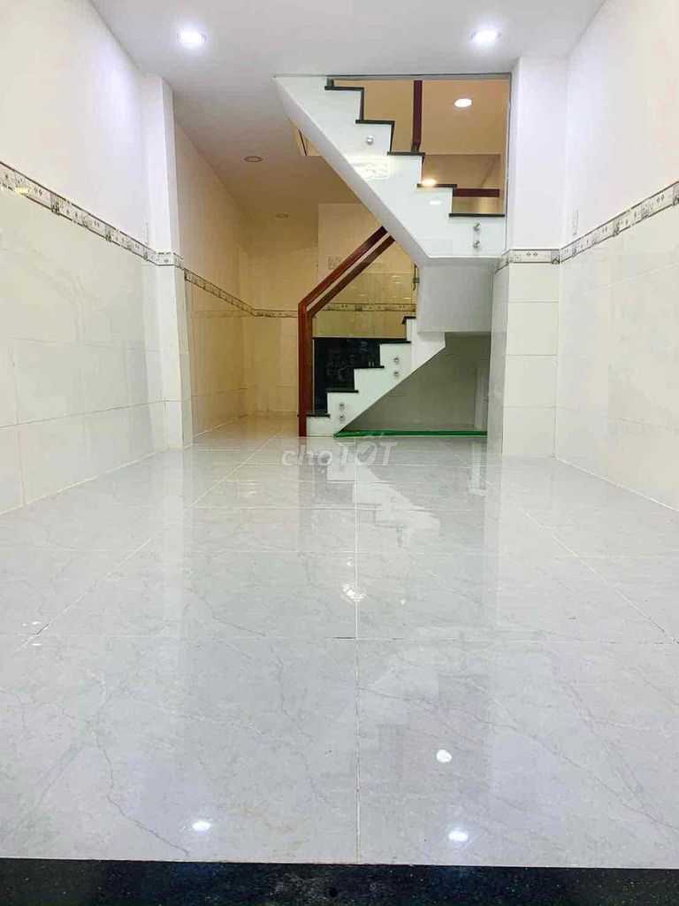 Tôi bán nhà 50 m2, 1 trệt. 1 lầu đúc , tuyệt đẹp. Quận 7