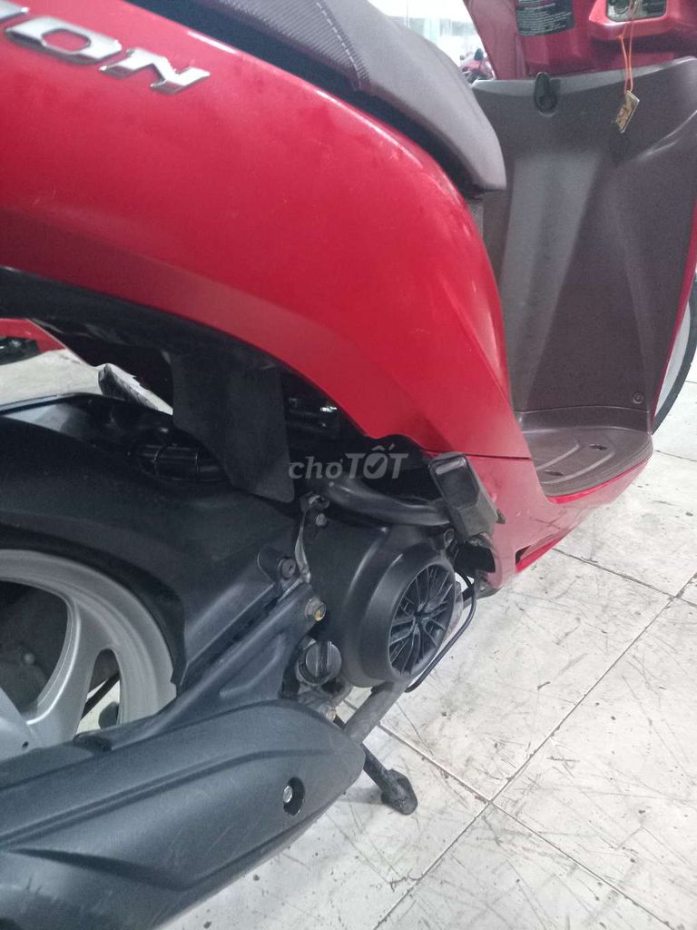 Honda Vision Đỏ. Mua bán Xe máy tại Quận Bình Tân Tp Hồ Chí Minh được đăng bởi Cường phát  hình 4