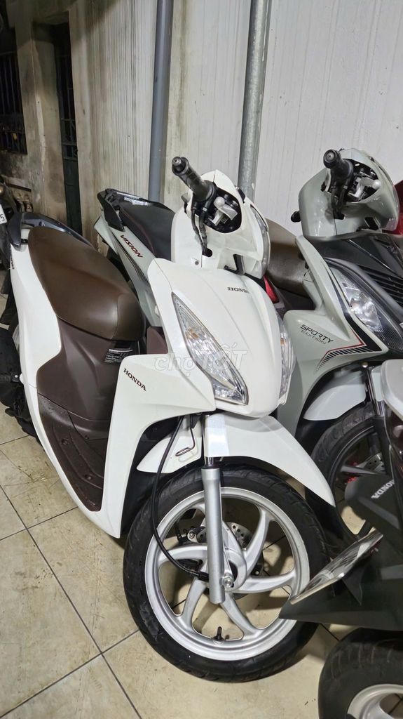 Bán xe Vision trắng đẹp, biển vip thần tài lớn. Mua bán Xe máy tại Quận Thanh Xuân Hà Nội được đăng bởi xe máy Tươi Hồng Sơn hình 1
