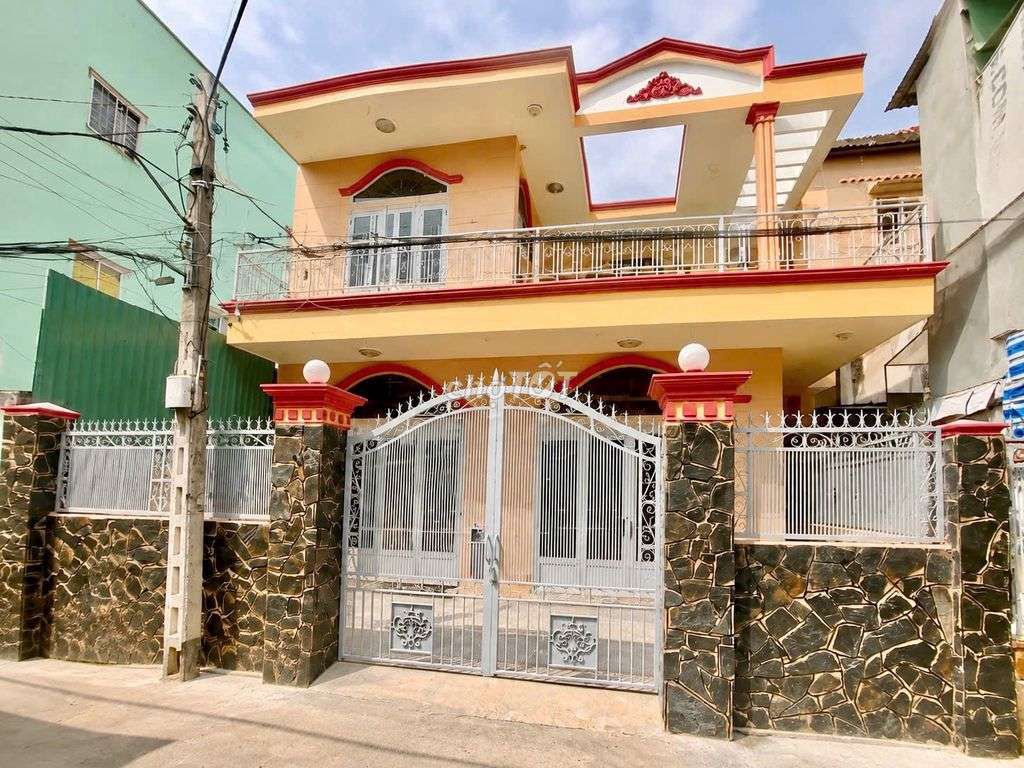 NHÀ 8X16 NGAY CHỢ TAM HÀ, ĐƯỜNG OTO, SẴN 4PN, SÂN RỘNG THOÁNG MÁT