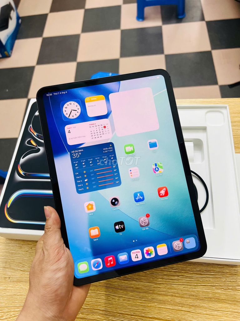 Apple iPad Pro M5 11 inch 256GB. Mua bán Máy tính bảng tại Quận Đống Đa Hà Nội được đăng bởi NHẬT LỆ CAMERA hình 1