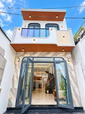 Nhà phố 66 m² · 3 PN · Đường Lạc Long Quân