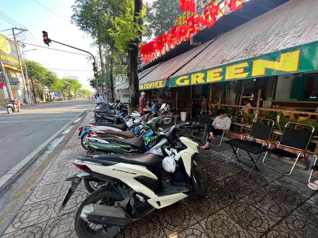 Cần sang nhượng quán cafe giá 400 triệu đã bao gồm cọc 56.000.000vnd
