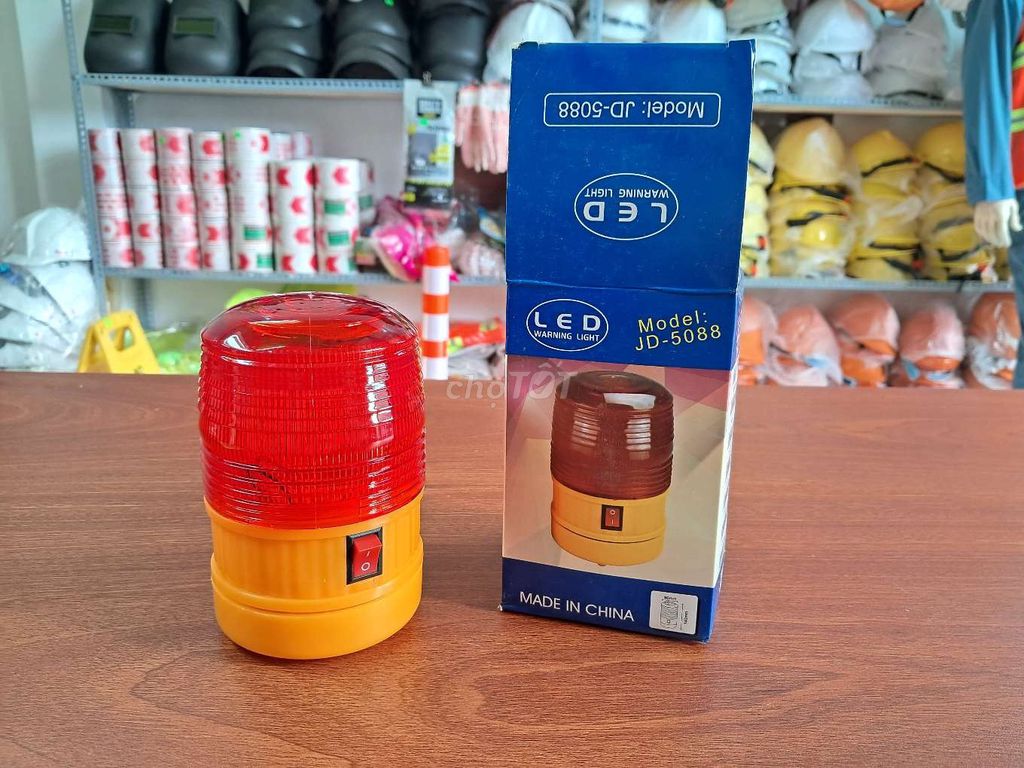 Đèn cảnh báo năng lượng, điện, pin. Mua bán Đèn tại Thành phố Buôn Ma Thuột Đắk Lắk được đăng bởi Bảo hộ lao động Nhật Hưng Thịnh hình 1